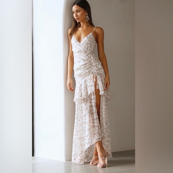 Hello Molly Dresses & Skirts - Hello Molly Floral Maxi Dress Size 6